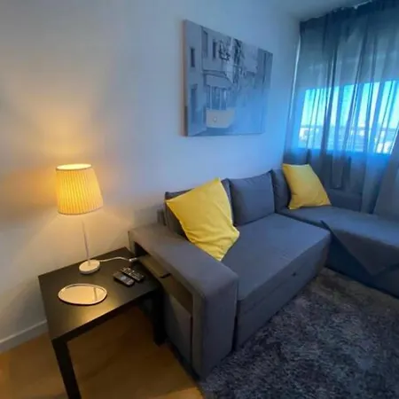 Apartment Deluxe - Parque Nacoes Lisbon